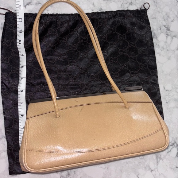 Authentic Gucci Cream Snakeskin Shoulder Bag - Picture 3 of 7